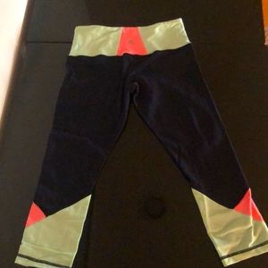 Lululemon 3/4 length workout leggings